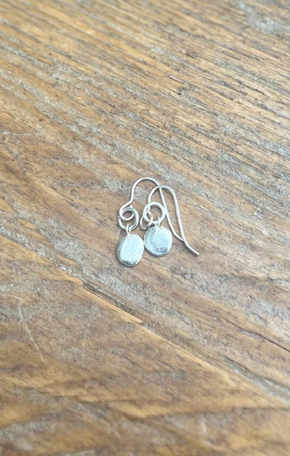 Costal collection - Dainty pebble earrings in recycled silver.